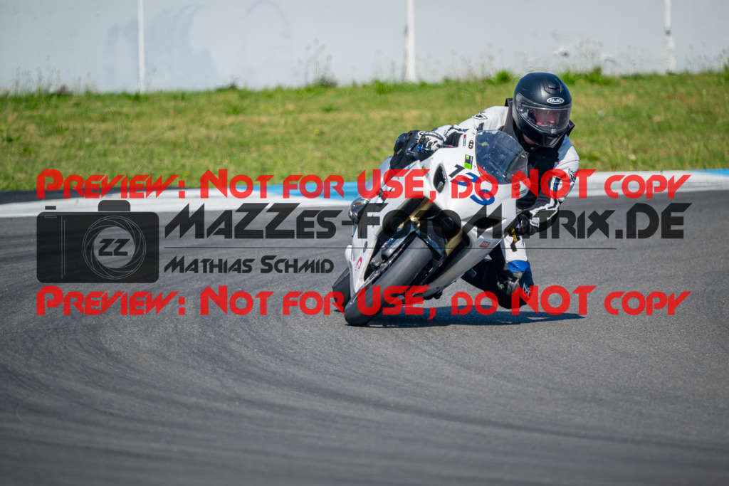 MaZZes-Fotomatrix-20260523-119248 | GRUEN