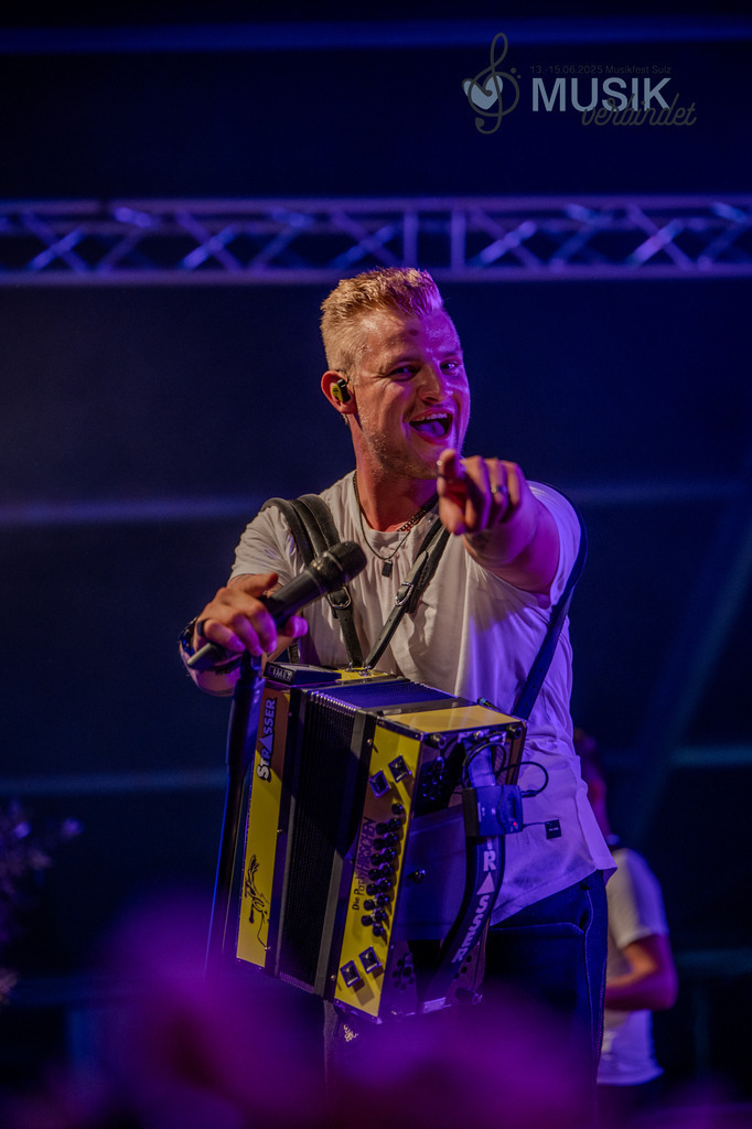 DSC_3733 | "Fussifoto.com – Ihr Ansprechpartner für hochwertige Fotografie! Entdecken Sie kreative Bilder und professionelle Dienstleistungen. Kontaktieren Sie uns für Ihre Projekte!"