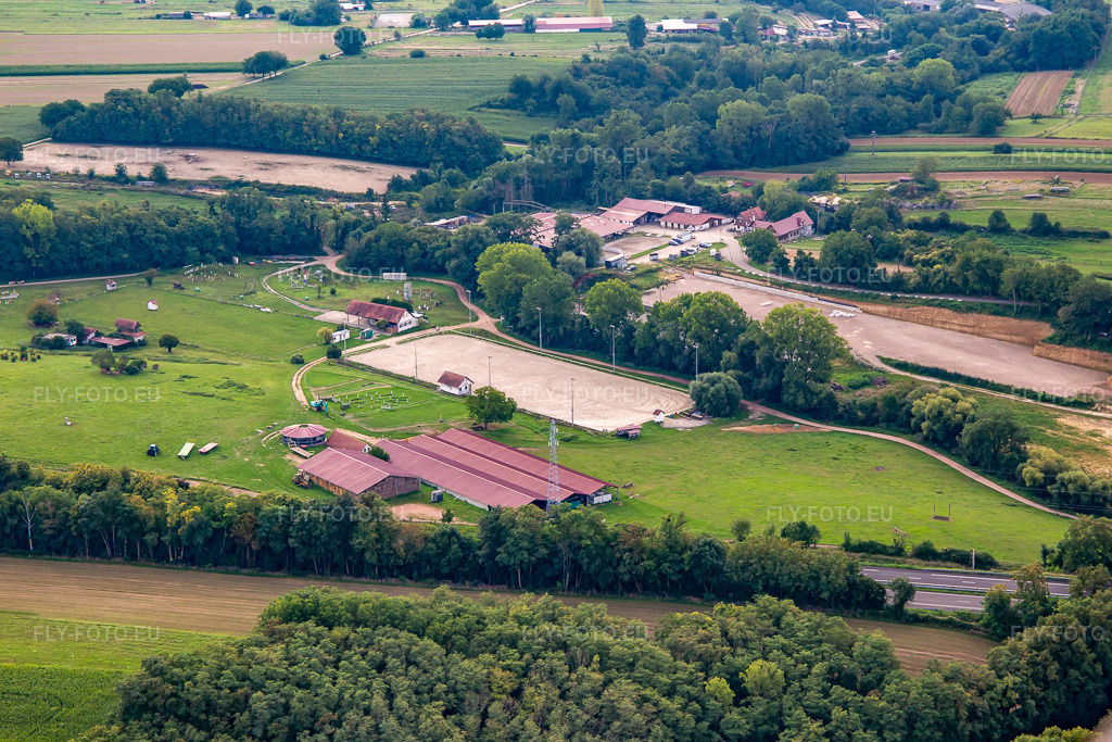 Vue aérienne: Harras De La Née à Mothern dans le département Bas Rhin, France. Photo: IMG_137739.jpg prise le 12/08/2023 par Werner Riehm/FLY-FOTO.eu – Résolution de l'original: 5031 x 3354 px