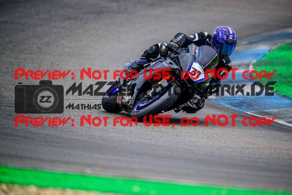 MaZZes_FotoMatrix_240614_6007705_4757 | ROT