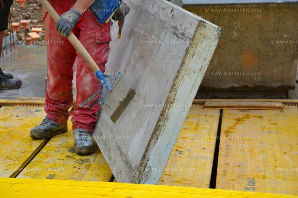 bib-lg04-betonarbeiten-0510 | Nach LV-Leistungsgruppen sortierte Detailfotos über den Bau eines Hauses. Alle Hausbau-Bilder direkt vom Urheber und Autor der Website Haus-Selber-Bauen.com