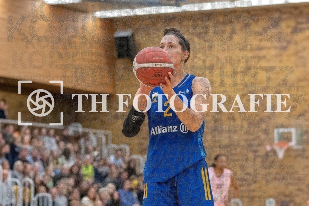 GER, Eisvoegel USC Freiburg - Alba Berlin, Basketball, Toyota Damen Basketball Bundesliga, 6. Spieltag, Saison 2022/2023, 12.11.2022 | Beim Freiwurf Stefanie Grigoleit (Alba Berlin Frauen, #02)

GER, Eisvoegel USC Freiburg - Alba Berlin, Basketball, Toyota Damen Basketball Bundesliga, 6. Spieltag, Saison 2022/2023, 12.11.2022

Foto: THF Sport/Thomas Heß