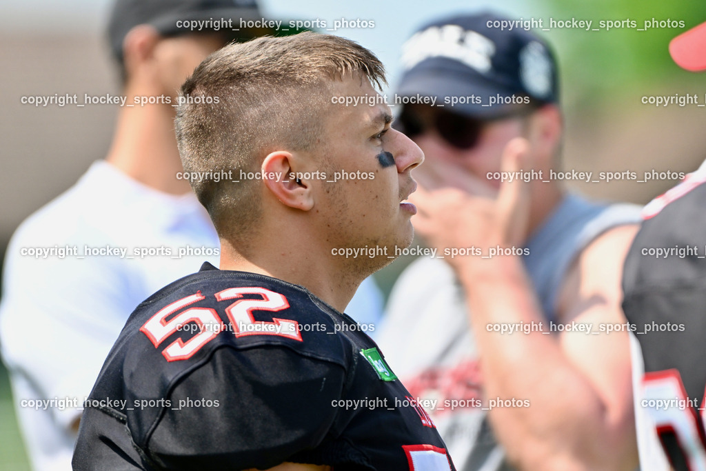 Carinthian Lions vs. Cineplexx Blue Devils | #52 Enze Kevin Carinthian Lion, Carinthian Lions vs. Cineplexx Blue Devils, Carinthian Lions vs. Cineplexx Blue Devils am 09.06.2025 in Klagenfurt (ASV Sportplatz), Austria, (Photo by Bernd Stefan)