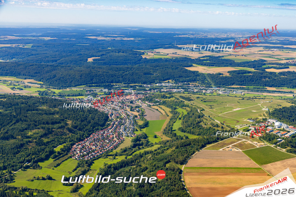 Luftaufnahme der Stadt Greding - Die Luftaufnahme wurde 2025 vom UL-Flugzeug heraus erstellt ( keine Drohne ) - Hochauflösende Luftaufnahme - für professionelle Ausdrucke geeignet. Die Geschenkidee !Mit Lizenz und Bildrechte bestellbar