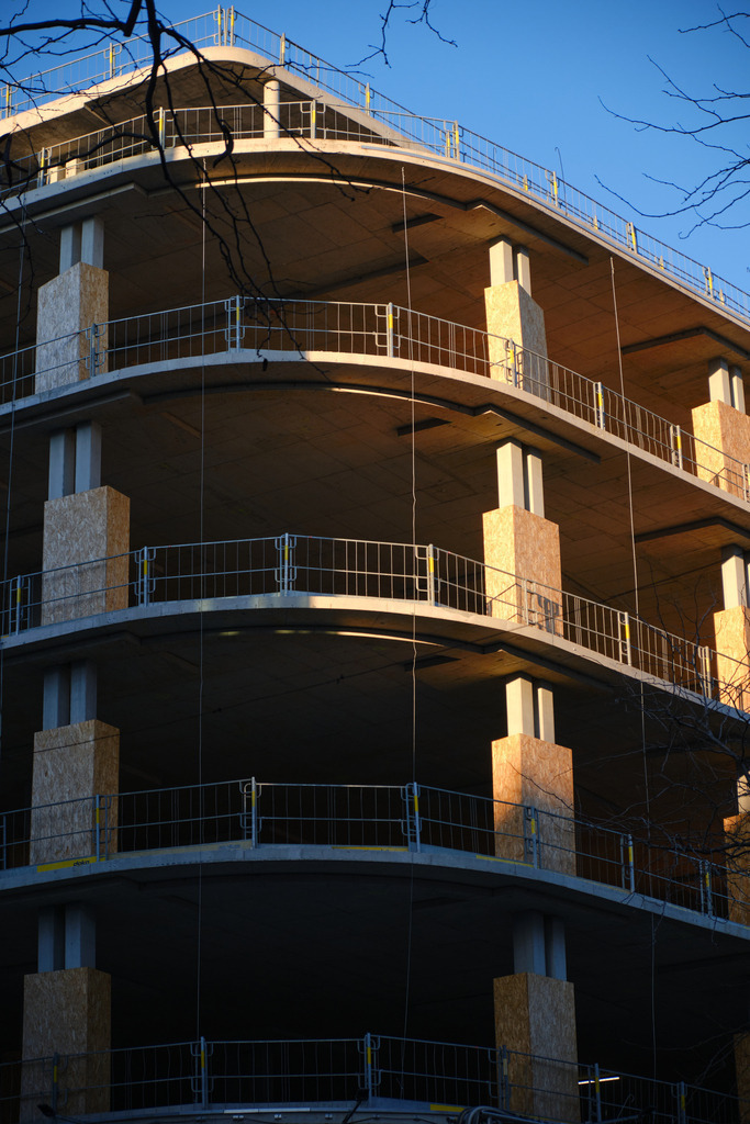 Edel-Kaufhaus Mariahilferstrasse | Wien, Austria - November 04, 2024: Edel-Kaufhaus Mariahilferstrasse, bei blauem Himmel. - Realisiert mit Pictrs.com