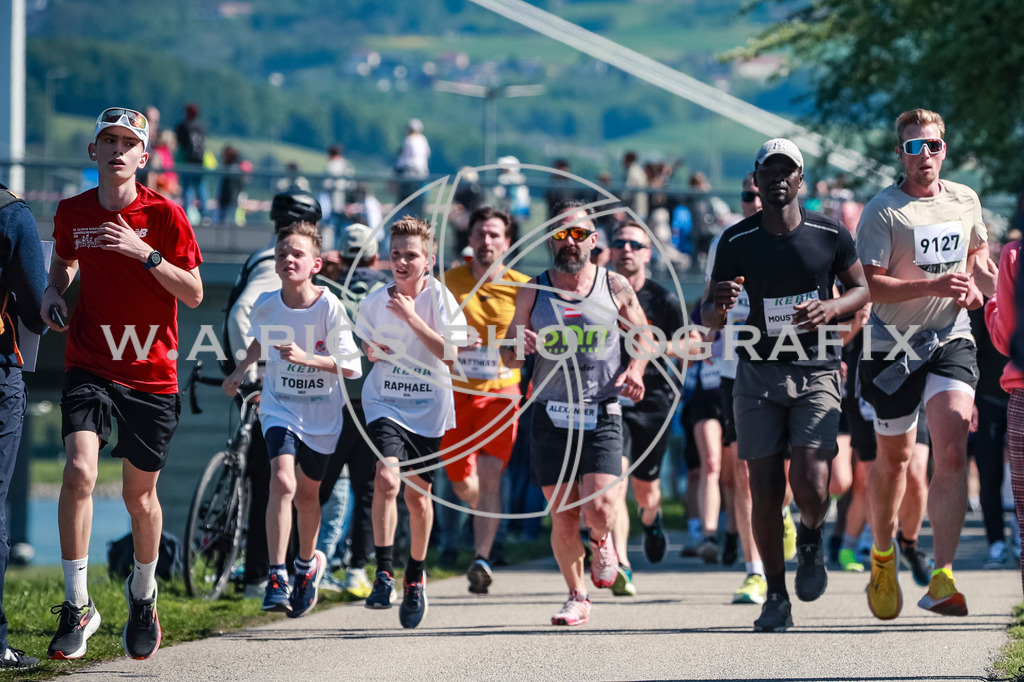 ..... | LINZ,AUSTRIA,27.April 25, Int. 3 Brückenlauf Linz  , Image shows: Photo: WAPICS / Manuel Binder