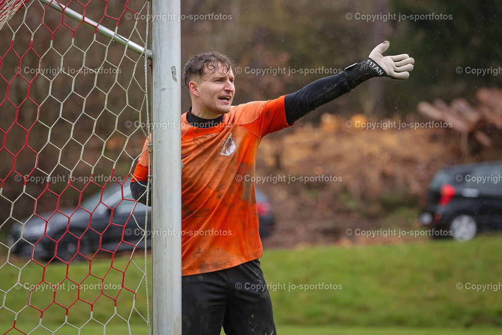BQ3I6377 | 15.04.2023; kreisliga A Wetzlar; Rasenplatz Niederlemp; SpVgg Lemp - TSV Blasbach; Ergebnis: 0:1 (0:0)