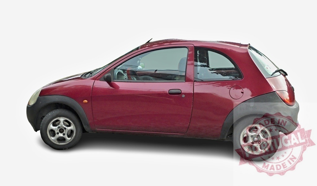 Red Ford Ka parked showing side view isolated on white background | Studio shot of a red Ford Ka parked, showing side view, isolated on a white background - Realisiert mit Pictrs.com