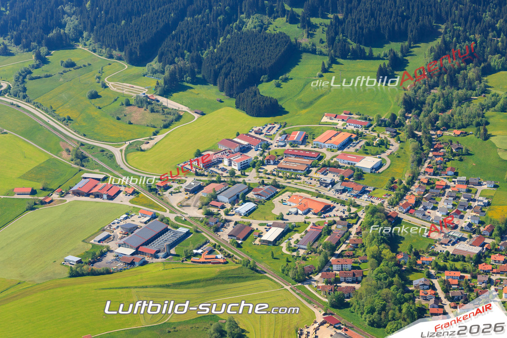 Luftbild von  Nesselwang - Luftaufnahme wurde 2015 von https://frankenair.de mittels Flugzeug (keine Drohne) erstellt - die Geschenkidee