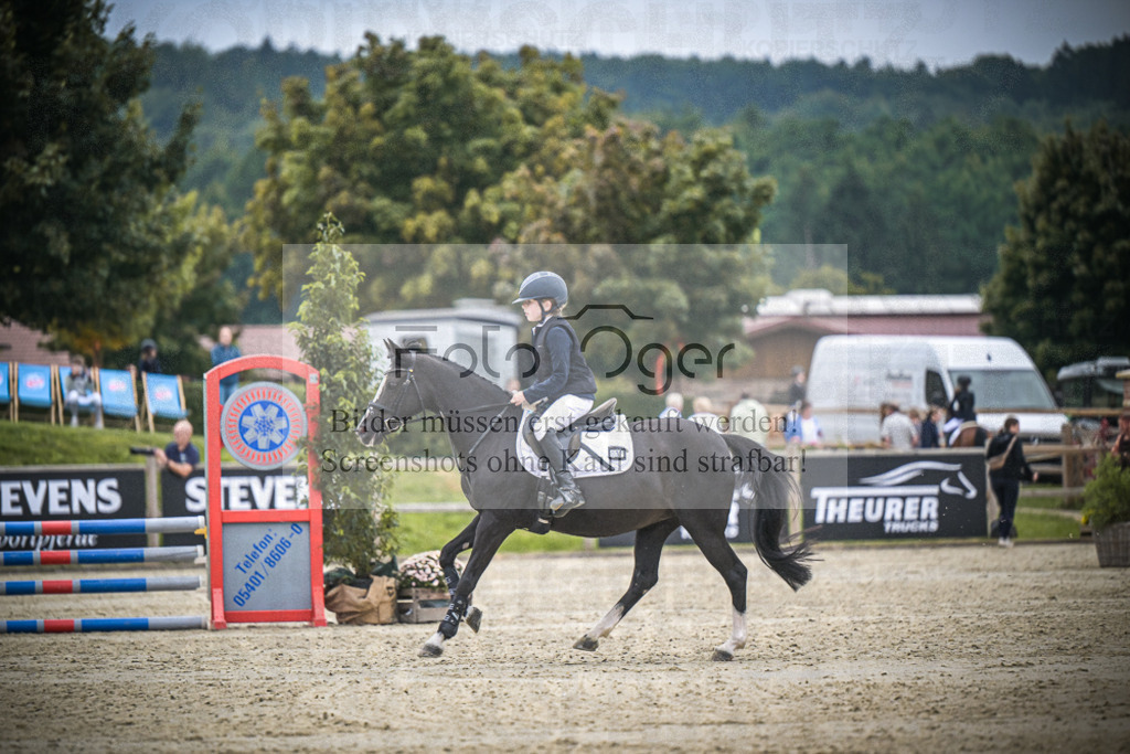 DOS_0429 | Entdecke hochwertige Reitturnierfotos von Foto Oger. Professionell, emotional und authentisch – jetzt Lieblingsmomente im Shop bestellen.Deutschlandweite Turnierfotografie. - Realisiert mit Pictrs.com
