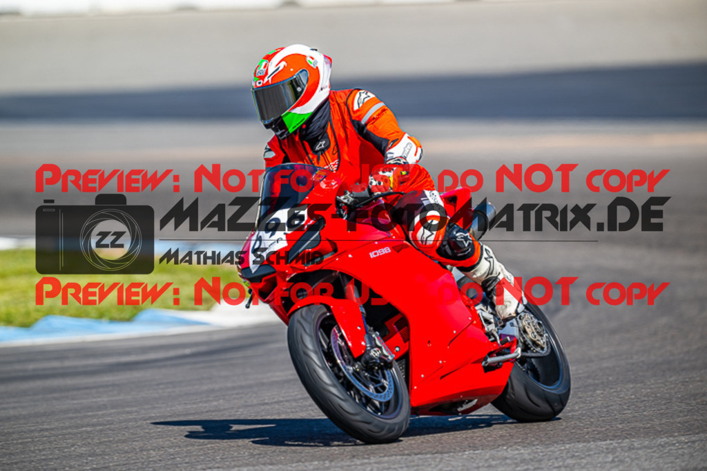 MaZZes_FotoMatrix_230410_9738 | INST