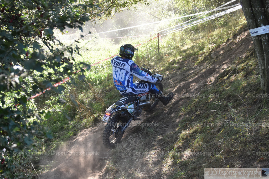 DSC_0054 | Sportfotografie , Motorsport, Motoross, Reitsport, Mointainbike, Enduro,
Landschaft , Outdoor, Eventfotografie, Landschaft, Bilder online bestellen - Realisiert mit Pictrs.com