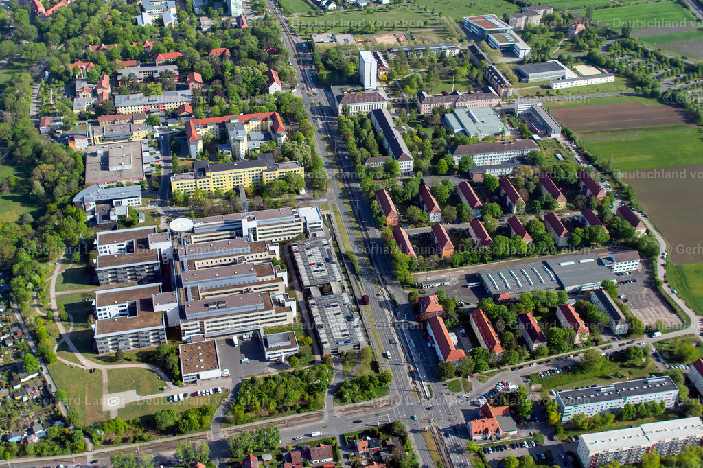 4025834 | ERFURT 06.05.2020 Klinikgelände des Krankenhauses " Helios Klinikum Erfurt " im Ortsteil Andreasvorstadt in Erfurt im Bundesland Thüringen, Deutschland. Weiterführende Informationen bei: HELIOS Kliniken GmbH,  Helios Klinikum Erfurt,  wörner traxler richter planungsgesellschaft mbh. // hospital grounds of the Clinic " Helios Klinikum Erfurt " in the district Andreasvorstadt in Erfurt in the state Thuringia, Germany. Further information at: HELIOS Kliniken GmbH,  Helios Klinikum Erfurt,  woerner traxler richter planungsgesellschaft mbh. Foto: Gerhard Launer