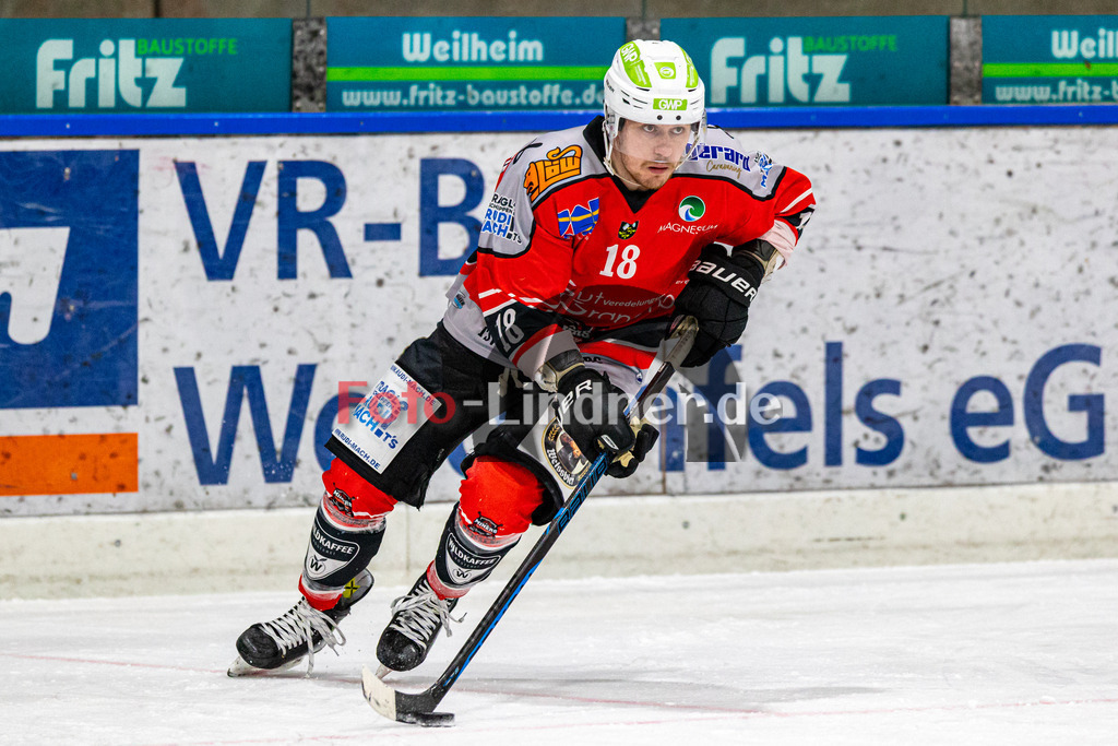TSV Peißenberg Miners vs VfE Ulm/Neu-Ulm DEVILS | Eishockey Bayernliga 2023/2024, TSV Peißenberg Miners vs VfE Ulm/Neu-Ulm DEVILS, 20240128,
Valentin HÖRNDL (Miners 18) in Aktion,
2024-01-28 in Peißenberg (Eisstadion)
18 Valentin HÖRNDL (Miners 18)
Copyright: WolfgangxLindner foto-lindner.de