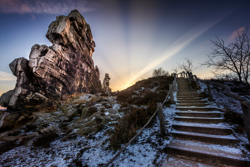Sonnenaufgang an der Teufelsmauer | Wir machen aus Ihren Bildern Erinnerungen für die Ewigkeit | Hochwertige Fotografien für Ihr zu Hause. - Realisiert mit Pictrs.com