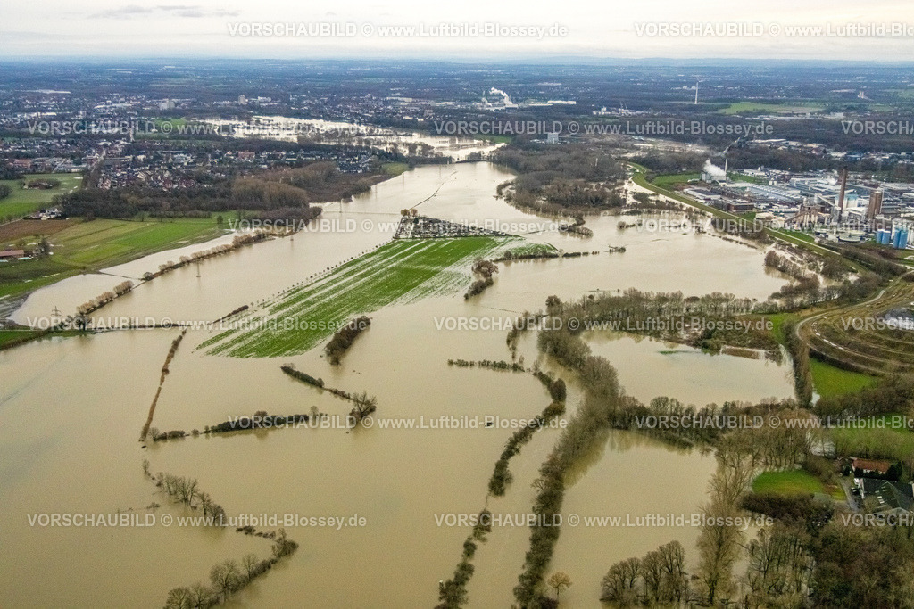 Luenen231204603Lippe | Luftbild vom Hochwasser der Lippe, Weihnachtshochwasser 2023, Fluss Lippe tritt nach starken Regenfällen über die Ufer, Überschwemmungsgebiet Schleuse Horst Landschaftsschutzgebiet am Kleingartenverein KGV Grüne Insel, Dreieckform, Waltrop, Ruhrgebiet, Nordrhein-Westfalen, Deutschland