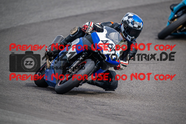 MaZZes_FotoMatrix_230410_4923-2 | ROT