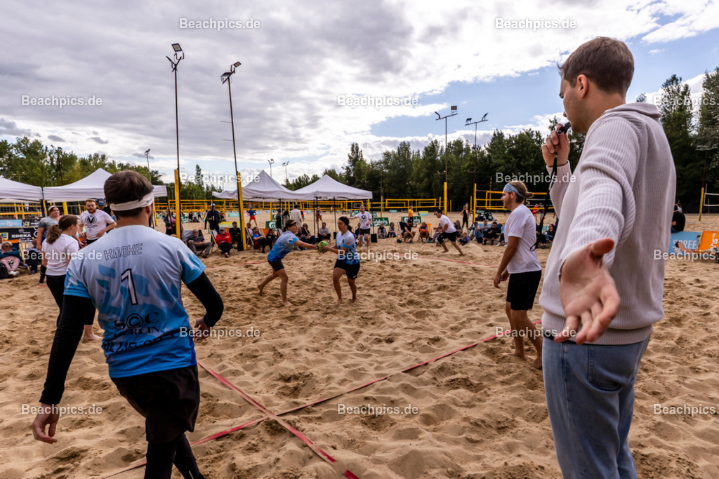 2025-200083601-Strandvölkerball-WM |  24.08.2025; Berlin Foto: Gerold Rebsch - www.beachpics.de