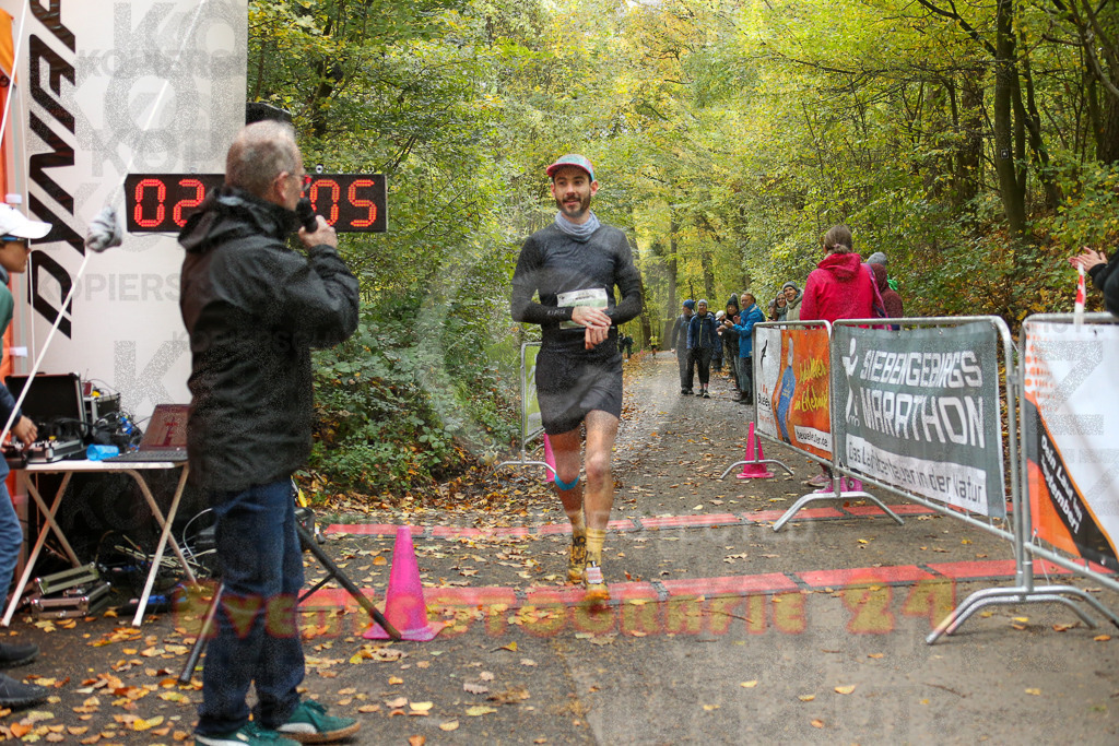 251026_1213_EX1_9989 | Sportfotografie im Rhein-Sieg Kreis, Köln, Bonn, NRW, Rheinland Pfalz, Hessen, etc. Unser Tätigkeitsfeld umfasst den Laufsport vom Volkslauf über den Marathon, Duathlon, Triathon bis zum Ultralauf wie Kölnpfad Ultra oder Schindertrail.