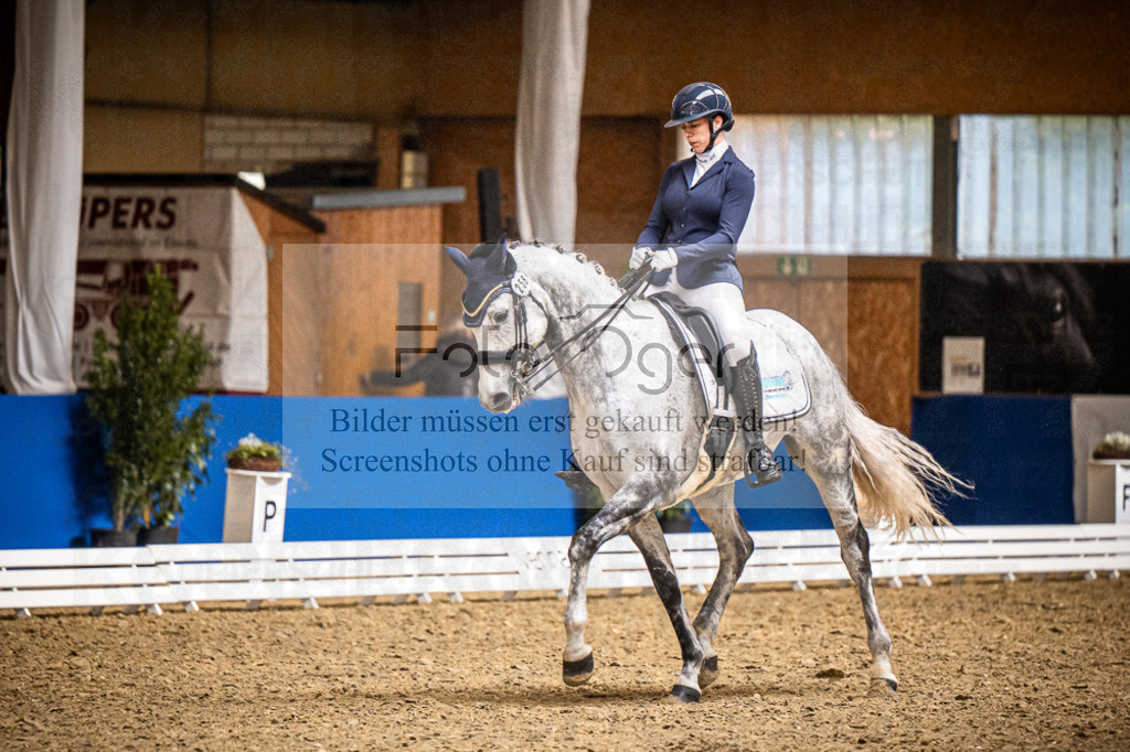DOS_3111 | Entdecke hochwertige Reitturnierfotos von Foto Oger. Professionell, emotional und authentisch – jetzt Lieblingsmomente im Shop bestellen.Deutschlandweite Turnierfotografie. - Realisiert mit Pictrs.com