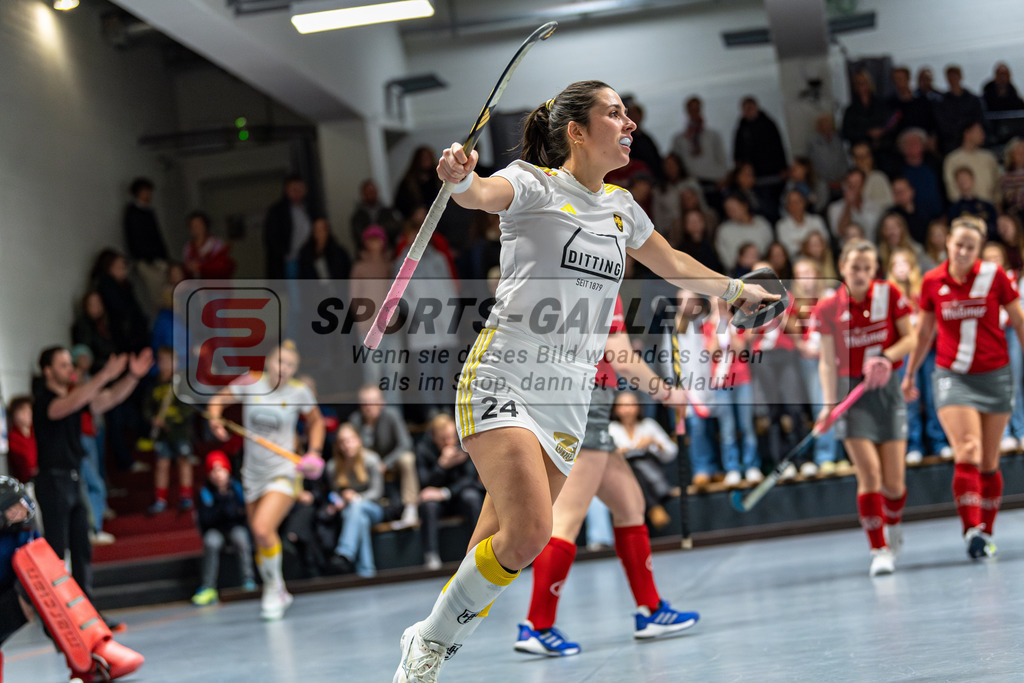 SM_2024-12-20-D85_-532 | 1.Bundesliga Hallenhockey  (W) DCADA - HTHC / 6:5 (3:3)