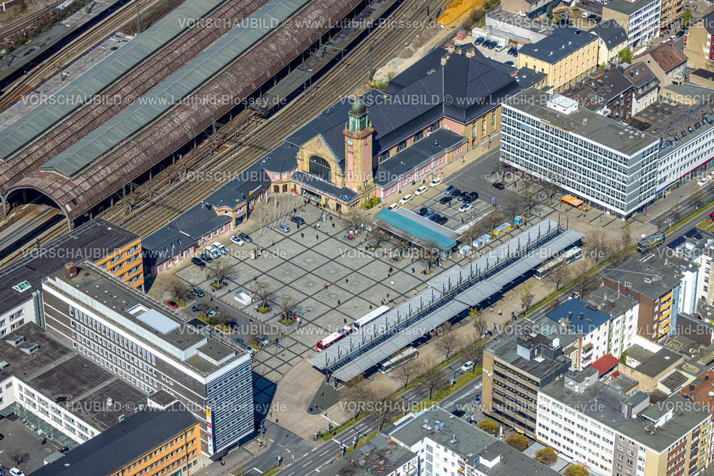 Hagen220401905 | Luftbild, Hagen Hauptbahnhof mit Bahnhofsvorplatz, Mittelstadt, Hagen, Ruhrgebiet, Nordrhein-Westfalen, Deutschland