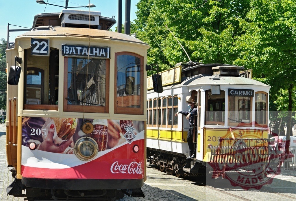 Vintage trams waiting in Porto, Batalha and Carmo routes | Historic trams providing public transport in the city of Porto, Portugal - Realized with Pictrs.com
