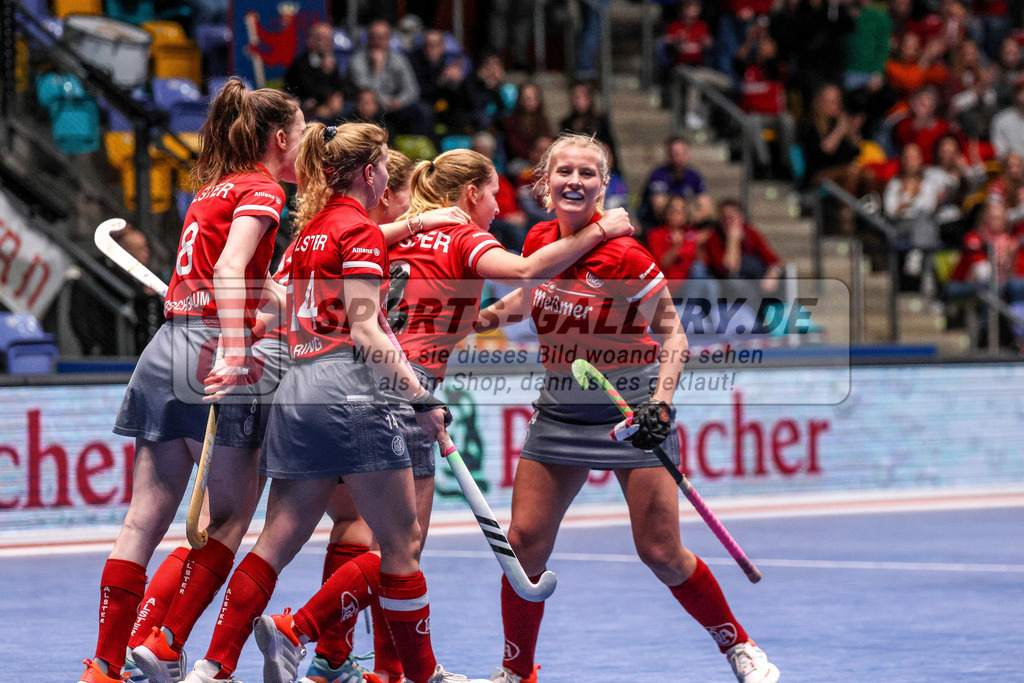 MJ_20230204-MSC-Alster-W-20 | Emily Wolbers (Der Club an der Alster #24) & Katharina Kirschbaum (Der Club an der Alster #8), Münchner SC - Der Club an der Alster am 4.2.2023 in der Ballsporthalle, Frankfurt am Main