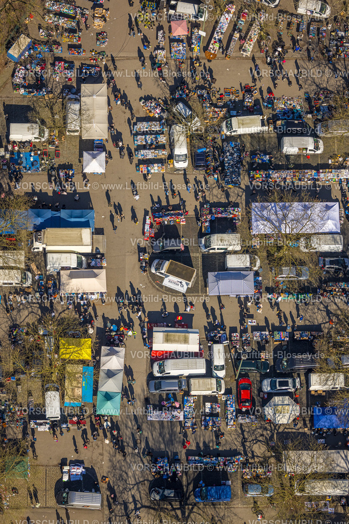 Gelsenkirchen240301065 | Luftbild, Gelsentrödel, Flohmarkt Trödelmarkt an der Trabrennbahn, Verkaufsstände, Feldmark, Gelsenkirchen, Ruhrgebiet, Nordrhein-Westfalen, Deutschland