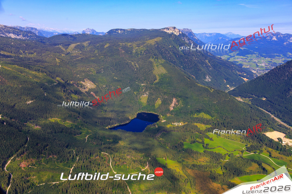Die Luftaufnahme Oedensee - Bad Aussee wurde 2017 mittels Flugzeug (keine Drohne) erstellt. Perfekte Schärfe und Druck- Auflösung- Garantiert!