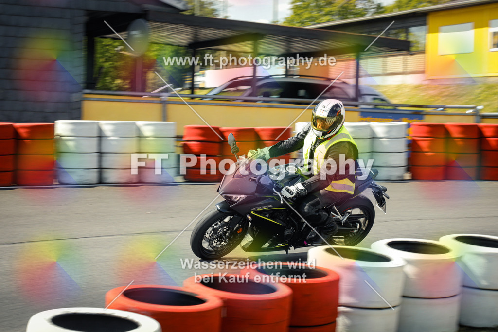 OBK_Mai_Martina_Markus-11112 | Hier findet Ihr Bilder von Touristenfahrten auf der Nürburgring Nordschleife oder von anderen Veranstaltungen die ich besucht habe. Viel Spass beim Durch Schauen 