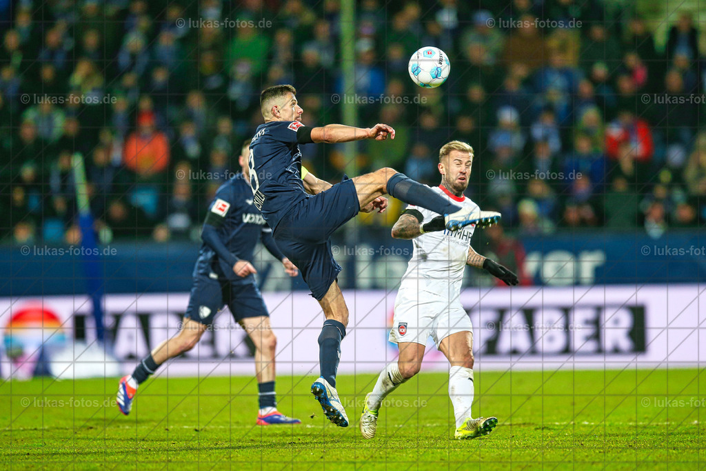 22. Dezember 2024 | VfL Bochum – FC Heidenheim | Zum Jahresabschluss gelang dem VfL Bochum der erste Saisonsieg. Das Duell mit Heidenheim wurde 2:0 gewonnen - Realisiert mit Pictrs.com