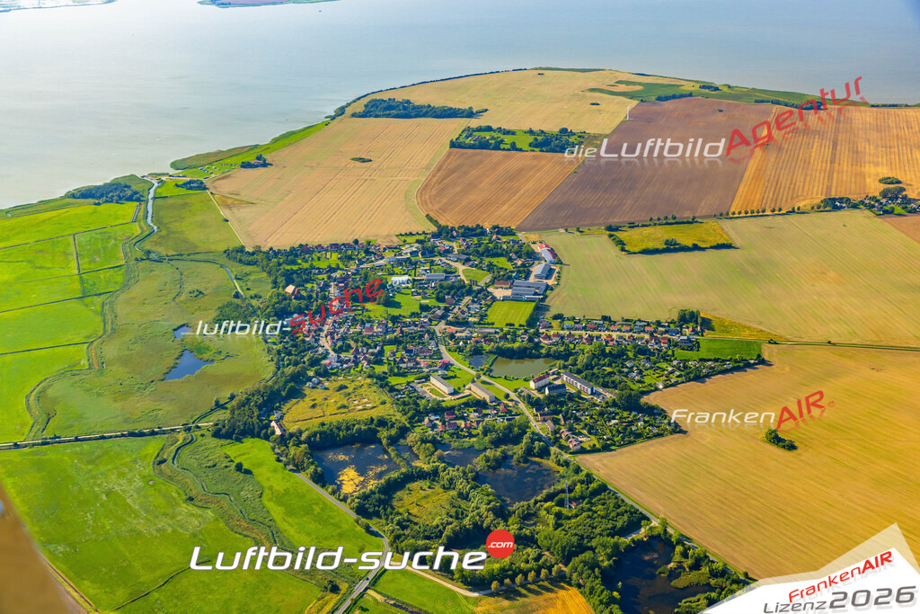 Luftaufnahme der Stadt Saal - Die Luftaufnahme wurde 2025 vom UL-Flugzeug heraus erstellt ( keine Drohne ) - Hochauflösende Luftaufnahme - für professionelle Ausdrucke geeignet. Die Geschenkidee !Hier alle&nbsp;Infos zur Lizenzierung der LuftaufnahmeWir fliegen auch dieses Jahr wieder in Ihre Region um Luftbilder zu erstellen.- Luftbild anfragen