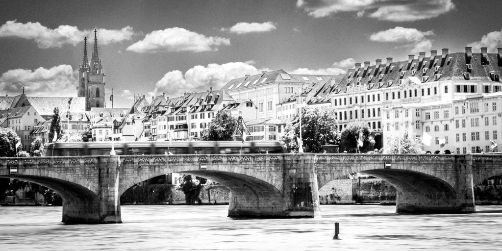 Mittlere Rheinbrücke, Basel | Schöne Fotografien aus der Stadt und der Natur zum bestellen oder selber hochladen. Druck auf Foto, Postkarte, Kalender, FineArt Hahnemühle, Alu-Dibond , Akustikbilder zur Absorption von Schall und Lärm etc. - Realisiert mit Pictrs.com