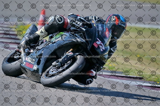 26BT02-0383 | markuskiefer.com - Realisiert mit Pictrs.com