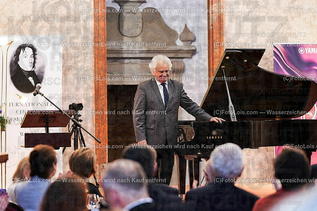 ALS0801_XXXIX-Chopin-Festival_Nocturno_Henry Yves | (C)FotoLois.com, Alois Spandl, XXXIX. internationales CHOPIN-Festival in der Kartause Gaming, NOCTURNO - nächtliches Konzert bei Kerzenlicht, Sa 5. August 2023.
