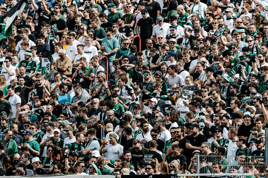 3. Liga, Saison 2023/24, 32. Spieltag: SC Preußen Münster - Jahn Regensburg | Münster, 06.04.2024: 3. Liga, 32. Spieltag, SC Preußen Münster gegen Jahn Regensburg im LVM-Preußenstadion in Münster. Foto: sportfotografie.ms | Markus Paletta - Realisiert mit Pictrs.com