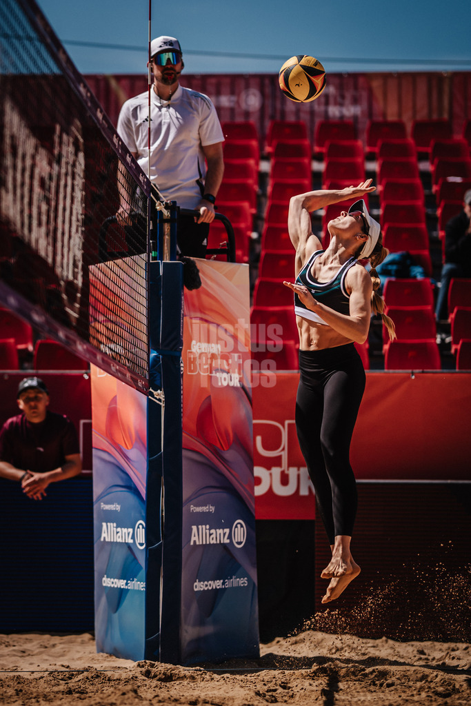 Beachvolleyball | Frauen | Allianz German Beach Tour 2025 | Tourstop Düsseldorf | 08.05.2025 | Maja Rosko beim Angriff