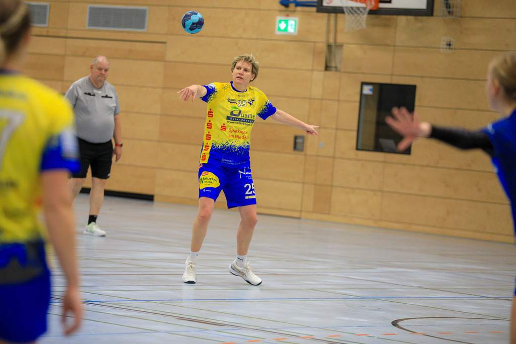 TvBorkenIII_SVN_161125_237 | Bildergalerie von Sport-Ereignissen aber auch von weiteren spannenden Dingen - nicht nur vom Niederrhein. In Anlehnung an den bekannten Spruch von Hanns Dieter Hüsch heißt das Motto: "Niederrhein ist überall".  - Realisiert mit Pictrs.com