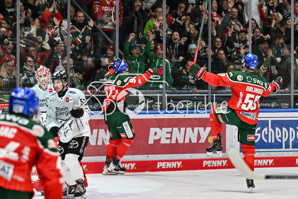 Augsburger Panther - Kölner Haie | Der Jubel nach dem Treffer zum 5-6 durch Alexander OBLINGER (Augsburger Panther #50) / Freude / Happy / Tor / Torschuetze / DEL: Augsburger Panther - Kölner Haie, Curt Frenzel Stadion am 29.09.2024