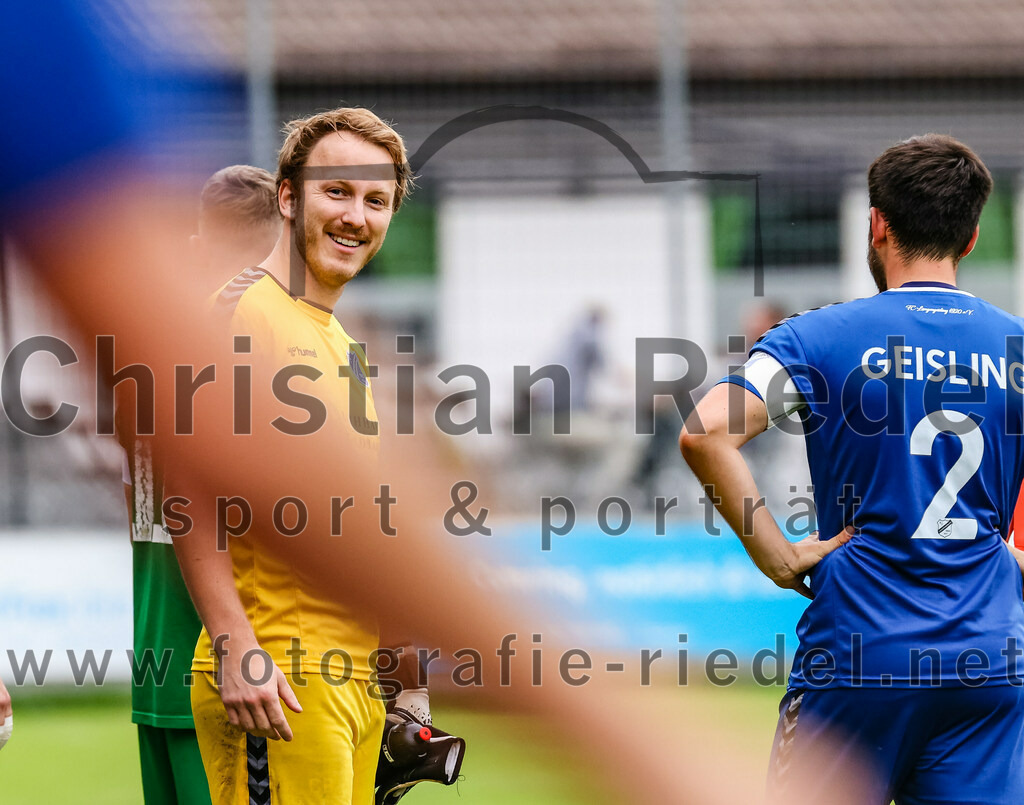 2023-08-04_008_FC_Forstern_gegen_FC_Langengeisling_II | Forstern, Deutschland, 04.08.2023:
Fußball, Kreisklasse 2023 / 2024, 1. Spieltag, FC Forstern gegen FC Langengeisling II, Endergebnis: 2:1

Torwart Christian Bernhardt (FC Langengeisling, #1)

Foto: Christian Riedel / fotografie-riedel.net