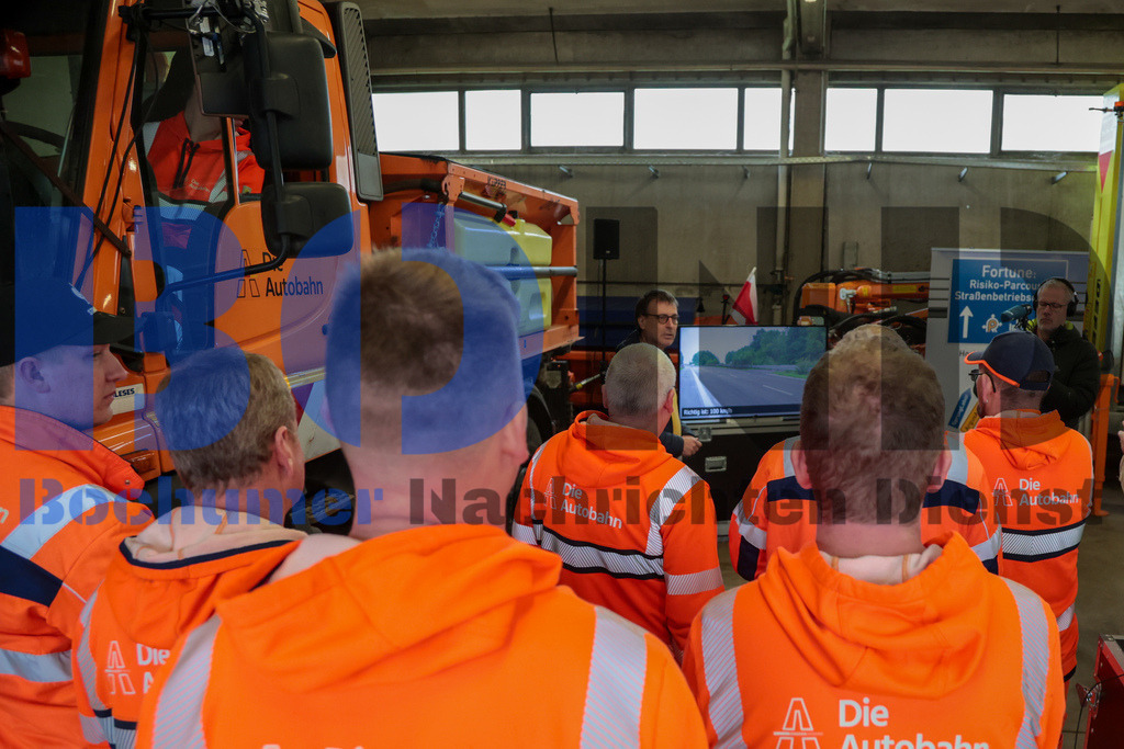 Sicherheitsparcours bei der Autobahn GmbH des Bundes {date} -  | {headline}



(Foto: Sebastian Sendlak / BOND)

 - Realisiert mit Pictrs.com