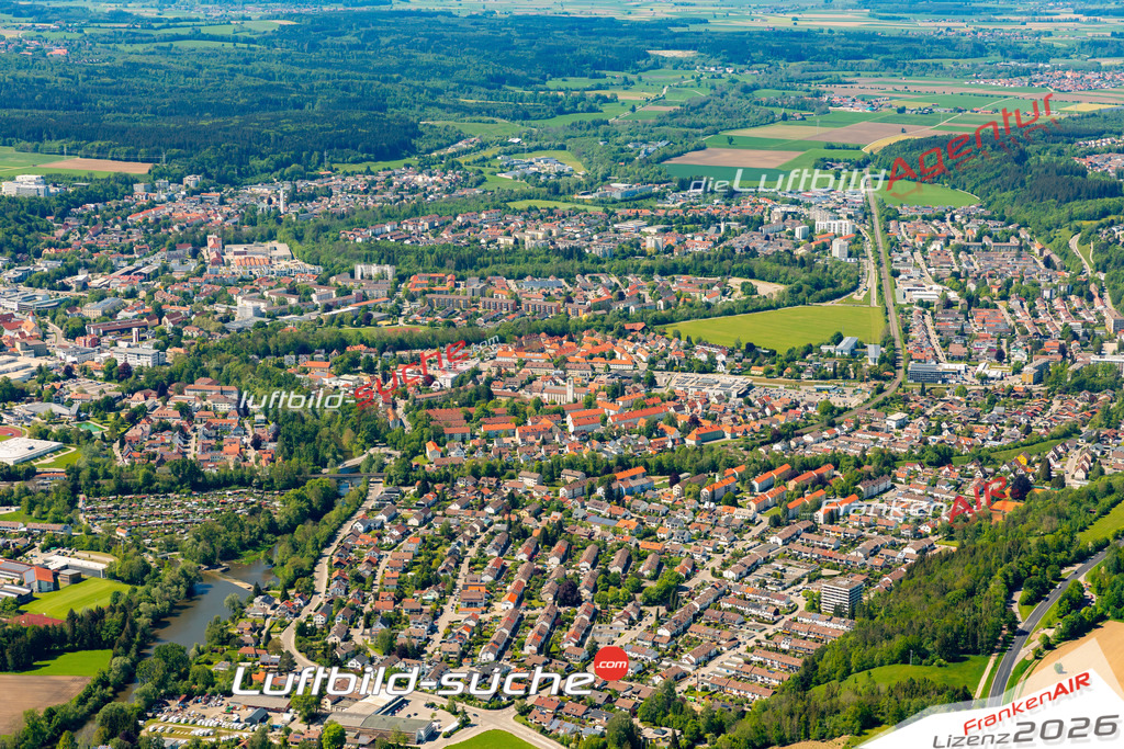 Das Luftbild zeigt :  Kaufbeuren - Die Luftaufnahme wurde 2024 vom UL-Flugzeug aus erstellt ( keine Drohne ) - Hochauflösende Luftaufnahme - Für grossformatige Ausdrucke geeignet. Die Geschenkidee !Mit Lizenz und Bildrechte bestellbar