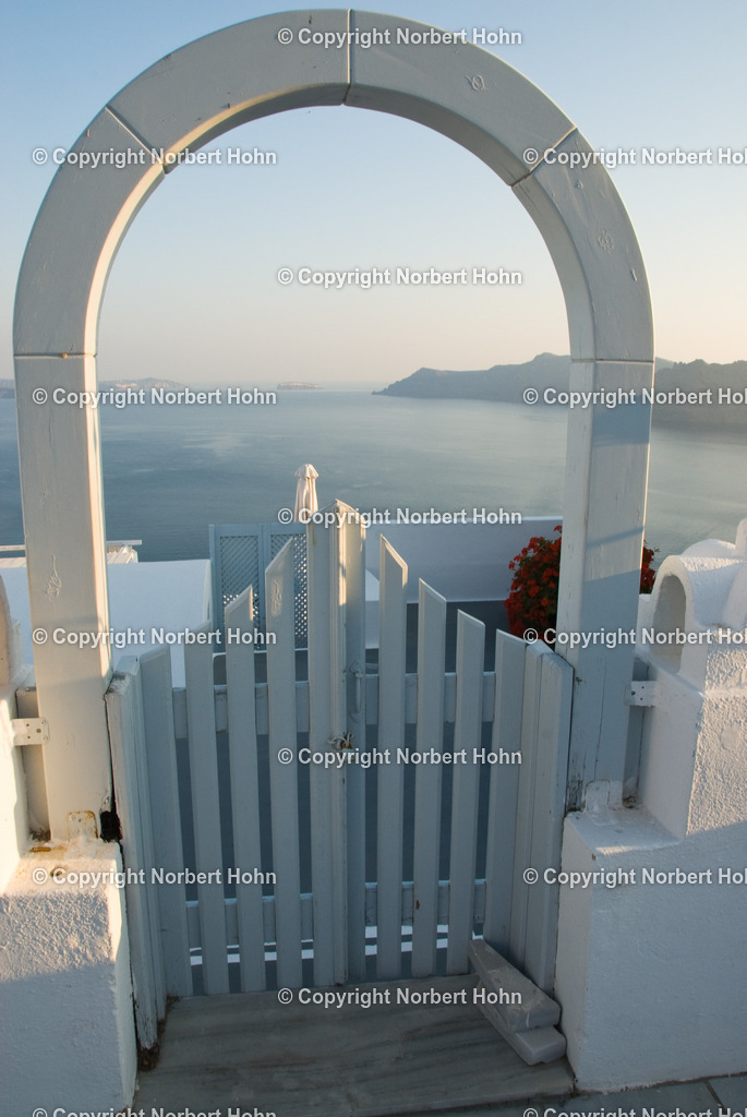 Reisefotografie - Griechenland - Santorini | Impressionen aus Oia auf Santorini am Abend. - Realisiert mit Pictrs.com