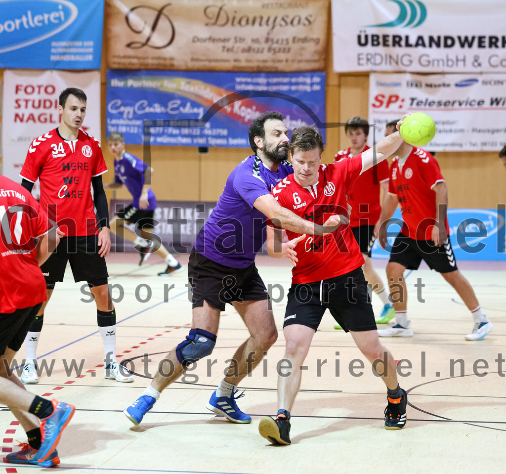 2022-11-12_009_SpVgg_Altenerding_III_gegen_TV_Altoetting_II | Erding, Deutschland, 12.11.2022:
Handball, Bezirksklasse Männer 2022 / 2023, 4. Spieltag, SpVgg Altenerding III gegen TV Altötting II, Endergebnis: 32:25

Stefan Walter (SpVgg Altenerding, #10), Christian Ecker (TV Altötting, #6)

Foto: Christian Riedel / fotografie-riedel.net