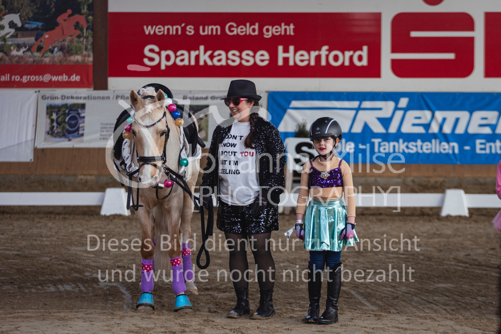 250316_HF-Schwm_Fuehrzuegel-145 | Deine schönsten Turniermomente als professionelle Fotos! Entdecke hochwertige Pferdesport-Fotografie im Online-Shop. Jetzt Fotos finden & bestellen!