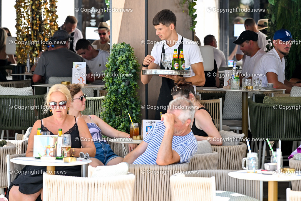 Kroatien_ Split_ 21.07.2025-122 | 21.07.2025, Kroatien, HRV, Split, im Bild Themenbild, Stadtansichten, Promenade, Gastronomie, Restaurant, Cafe, Touristen, Tourismus, Feature, SymbolbildSplit zweitgroesste Stadt Kroatiens. Die Stadt ist Verwaltungssitz der Gespanschaft Split-Dalmatien 