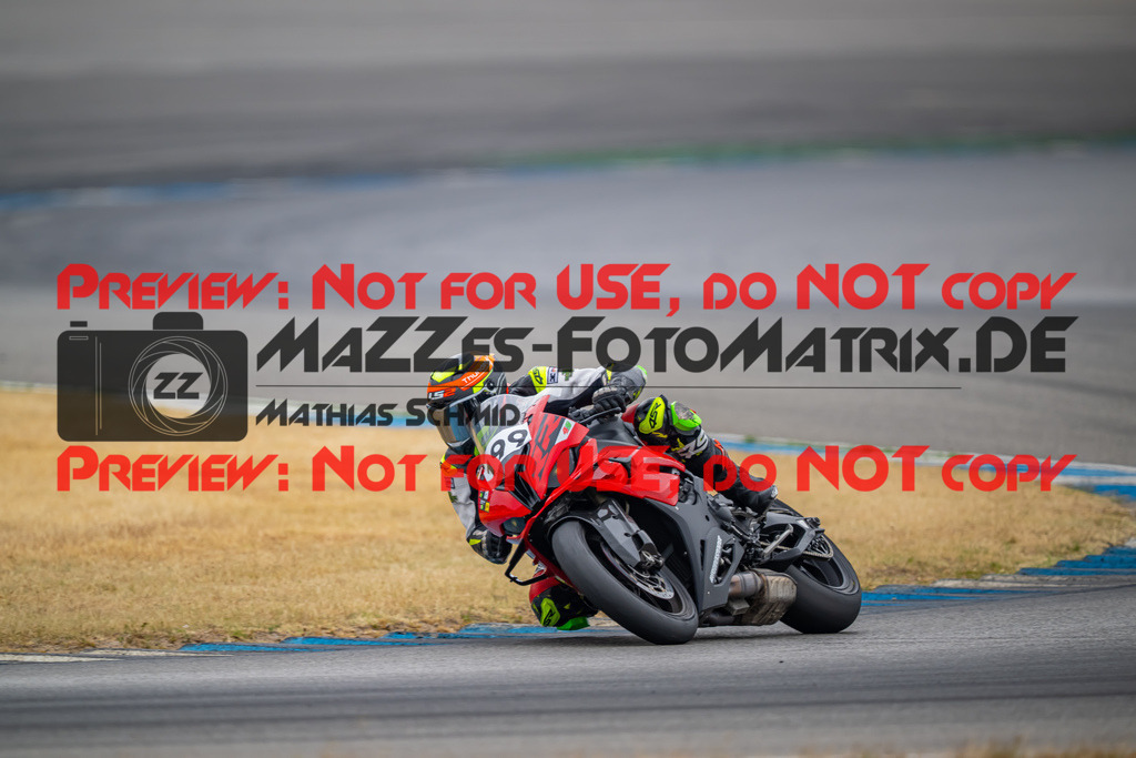 MaZZes-Fotomatrix-20260809-578960 | R1