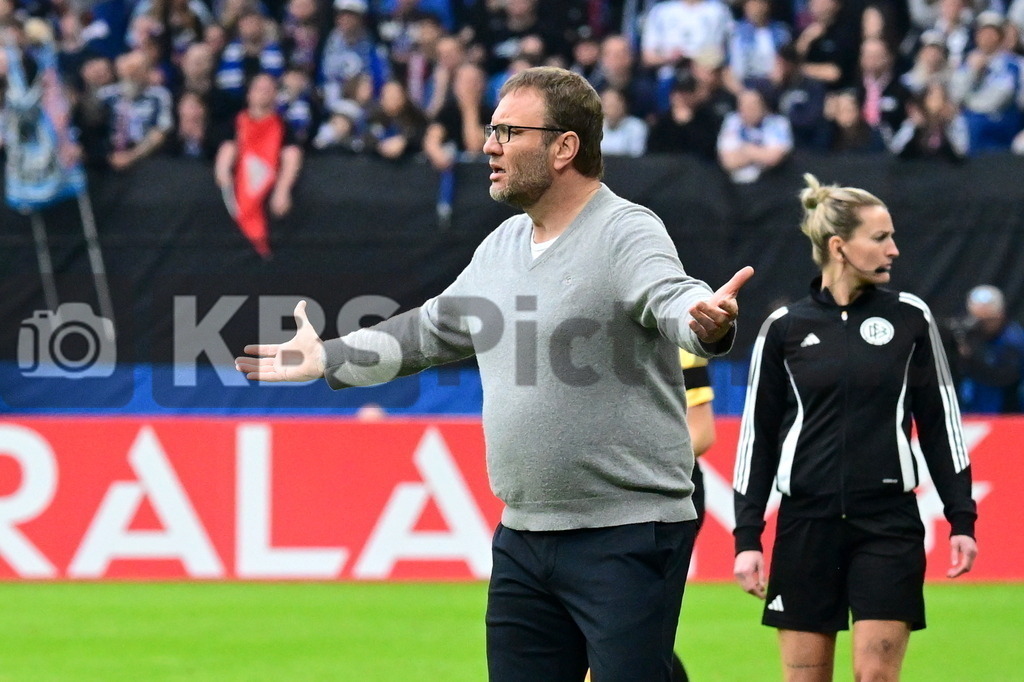 KBS Picture_HSV-Bremen_Frauen_047 | Horsch Thomas Trainer (Werder Bremen Frauen) ,Sportplatz :  Volksparkstadion, - Realisiert mit Pictrs.com