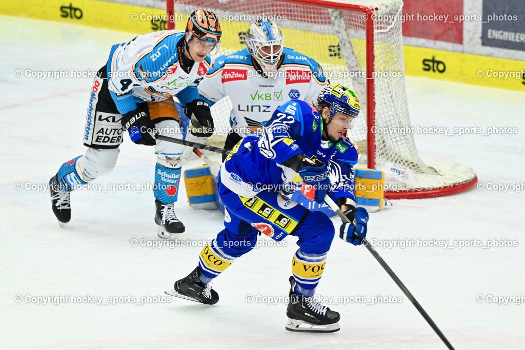 EC IDM Wärmepumpen VSV vs. STEINBACH BLACK WINGS LINZ  | #22 SCHERBAK Nikita EC VSV, #32 Tirronen Rasmus BLACK WINGS LINZ, #47 Roe Logan BLACK WINGS LINZ, EC IDM Wärmepumpen VSV vs. STEINBACH BLACK WINGS LINZ , EC IDM Wärmepumpen VSV vs. STEINBACH BLACK WINGS LINZ  am 28.01.2025 in Villach (Stadthalle Villach), Austria, (Photo by Bernd Stefan)
